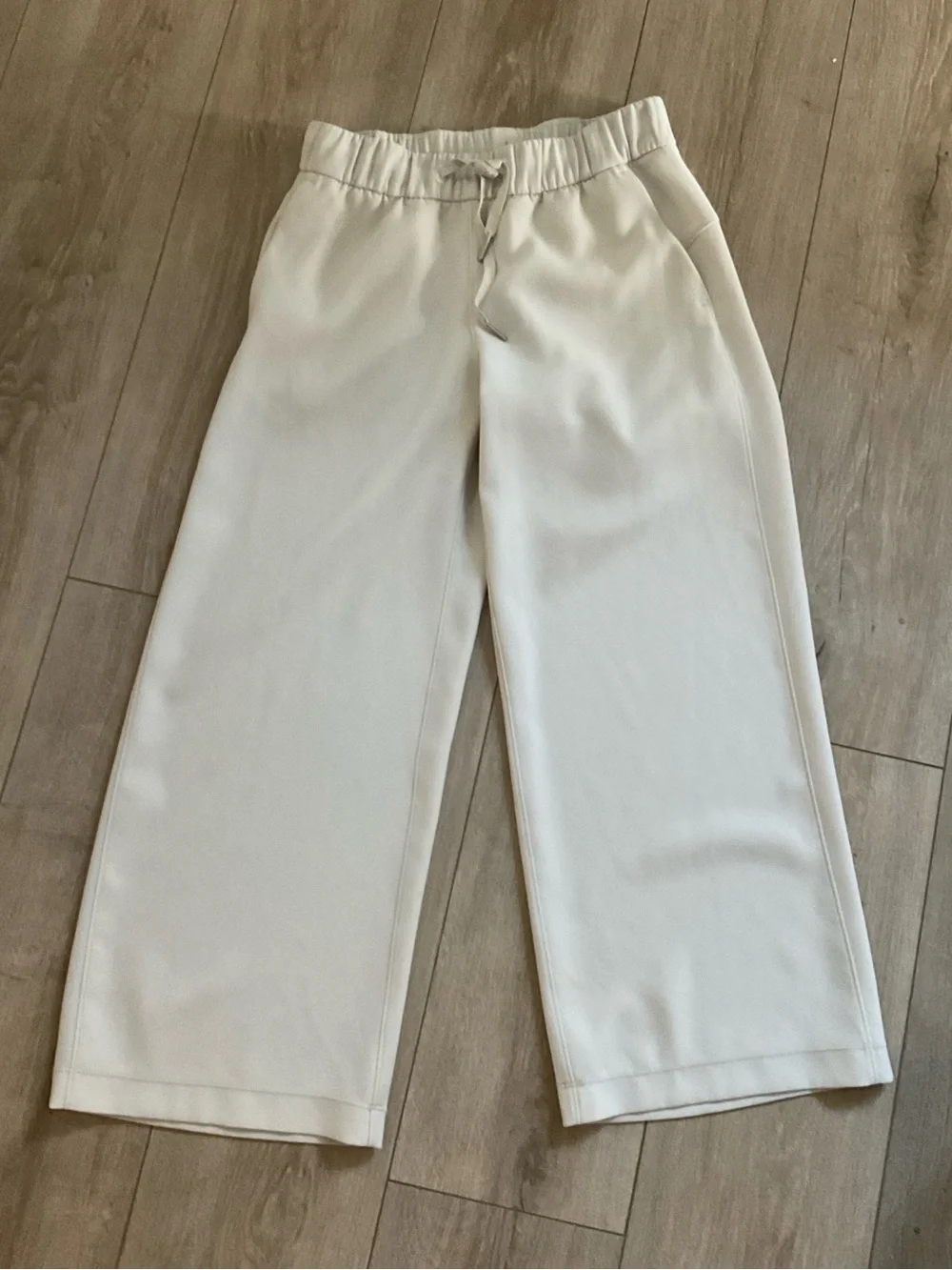 lululemon athletica Cropped Wide-Leg Drawstring Pants in Cream
